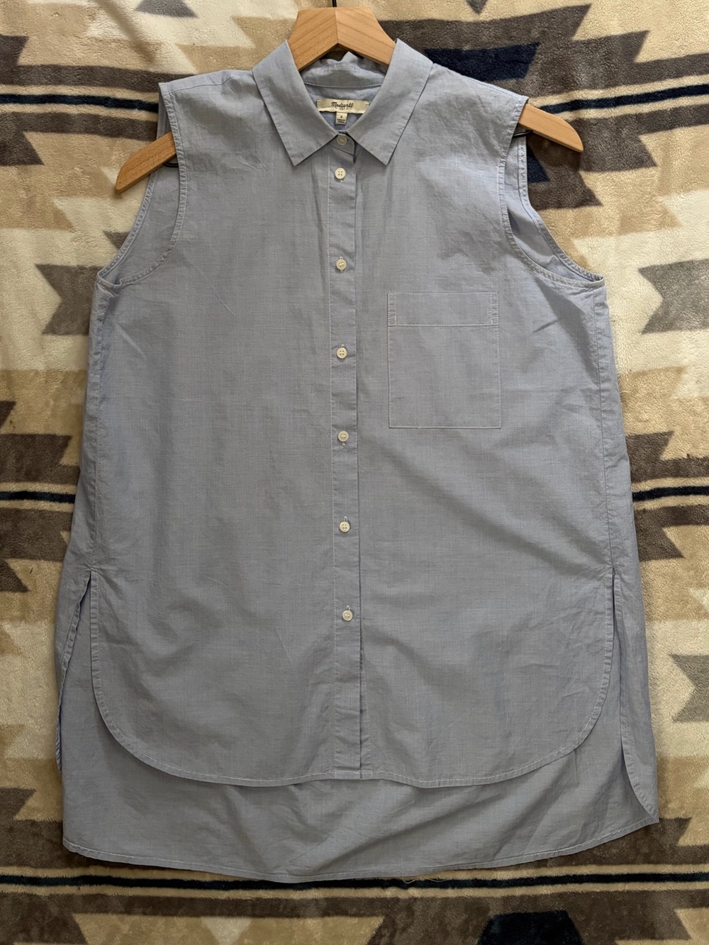 Madewell Women’s Sleeveless button down